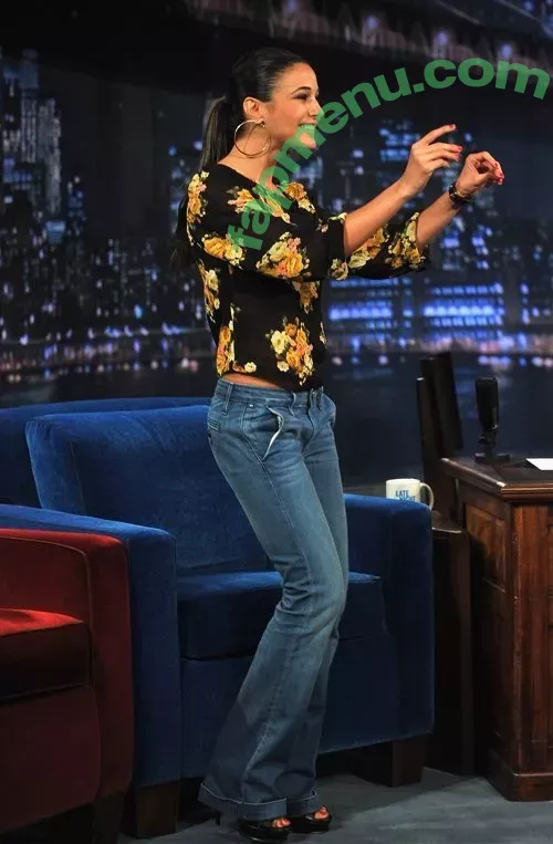 Emmanuelle Chriqui nude photo #0314 (Emmanuelle / echriqui)