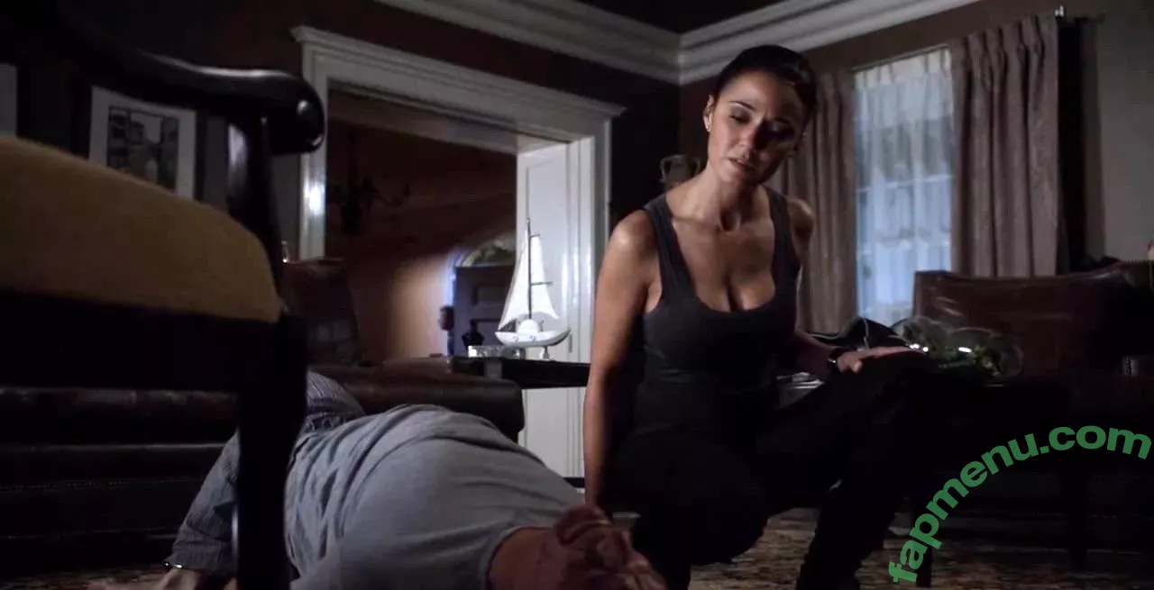 Emmanuelle Chriqui nude photo #0356 (Emmanuelle / echriqui)