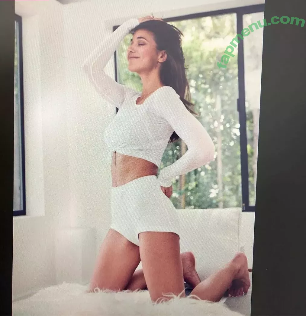 Emmanuelle Chriqui nude photo #0531 (Emmanuelle / echriqui)