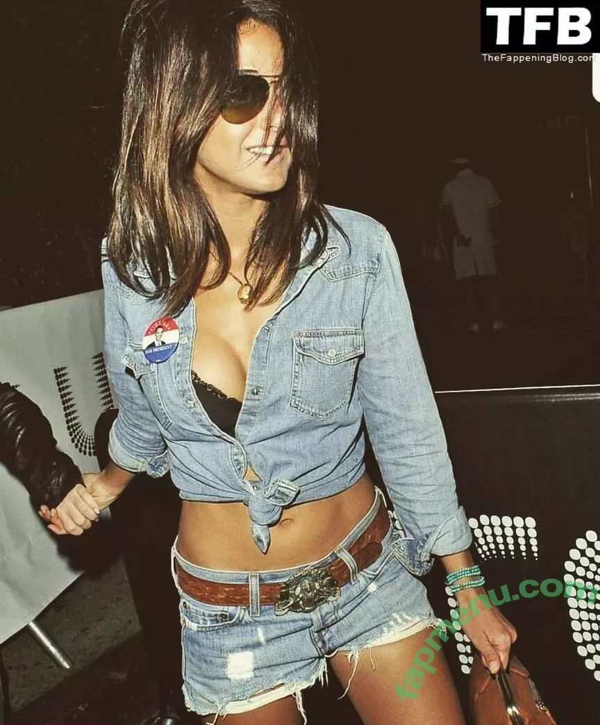 Emmanuelle Chriqui nude photo #0540 (Emmanuelle / echriqui)