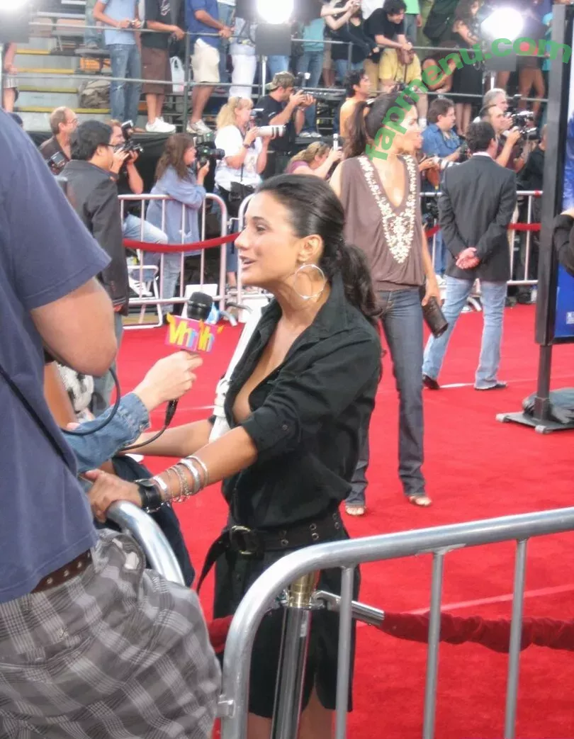 Emmanuelle Chriqui nude photo #0584 (Emmanuelle / echriqui)