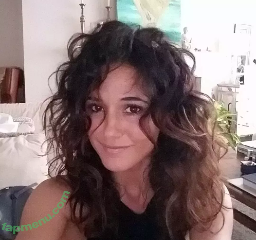 Emmanuelle Chriqui nude photo #0602 (Emmanuelle / echriqui)