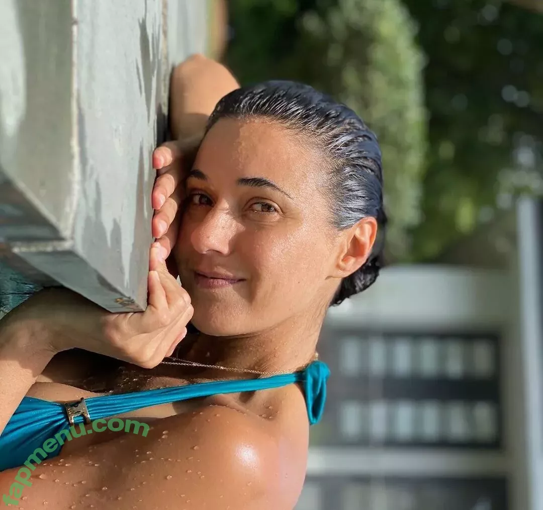 Emmanuelle Chriqui nude photo #0625 (Emmanuelle / echriqui)