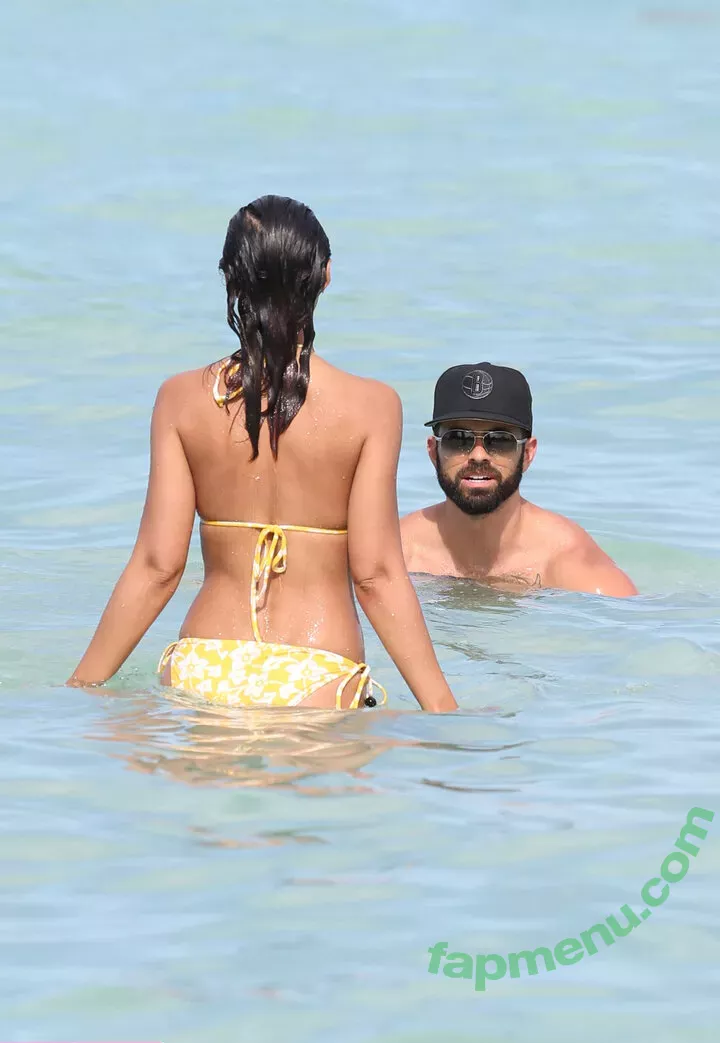 Emmanuelle Chriqui nude photo #0925 (Emmanuelle / echriqui)