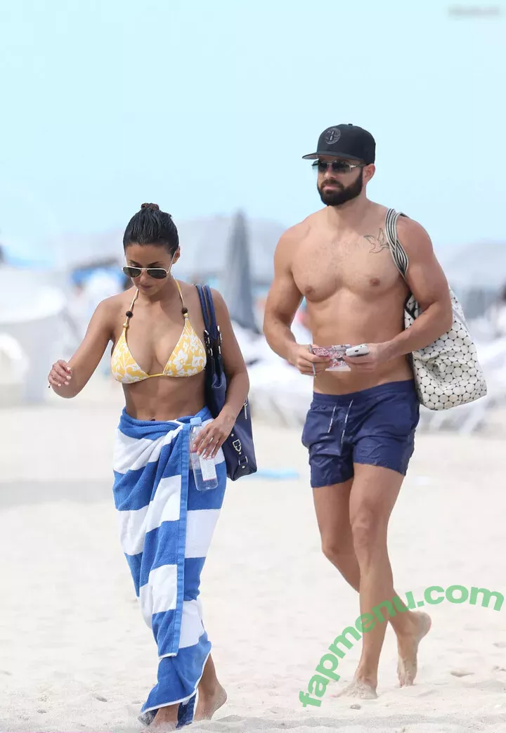 Emmanuelle Chriqui nude photo #0929 (Emmanuelle / echriqui)