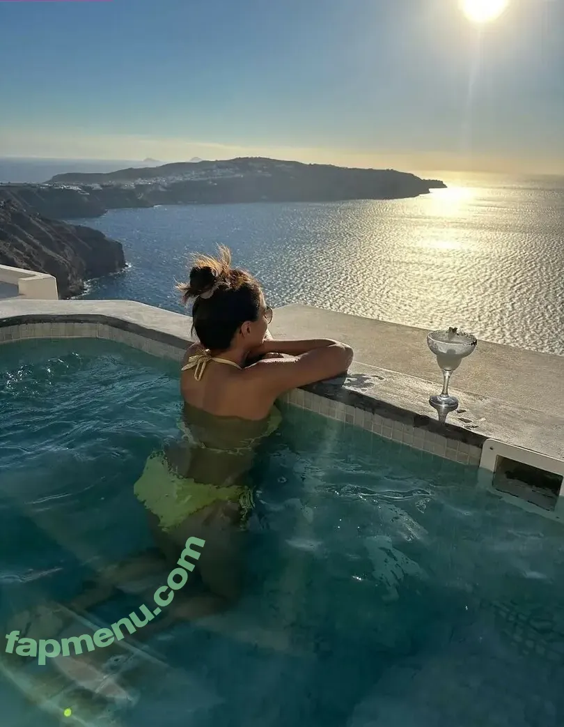 Emmanuelle Chriqui nude photo #1193 (Emmanuelle / echriqui)