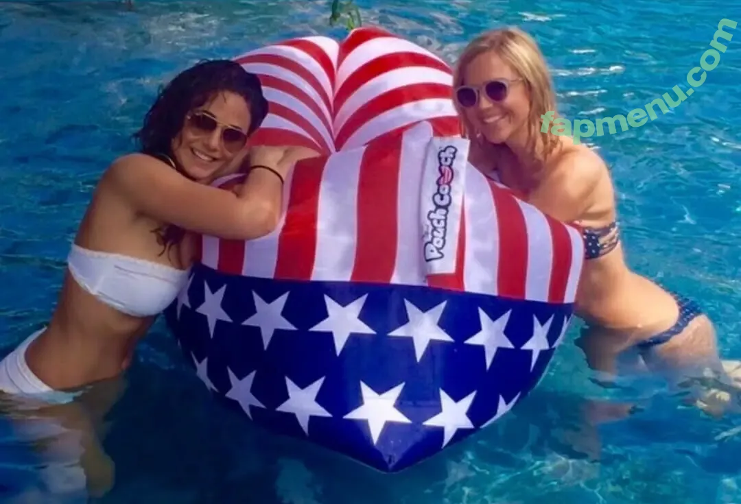 Emmanuelle Chriqui nude photo #1225 (Emmanuelle / echriqui)