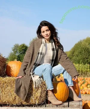 Emmanuelle Vaugier / emmanuellevaugier nude photo #0016