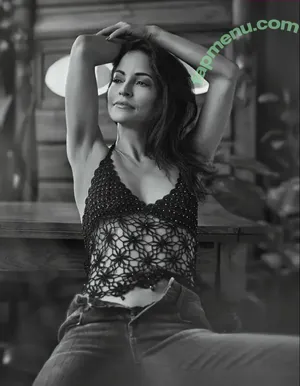 Emmanuelle Vaugier / emmanuellevaugier nude photo #0019