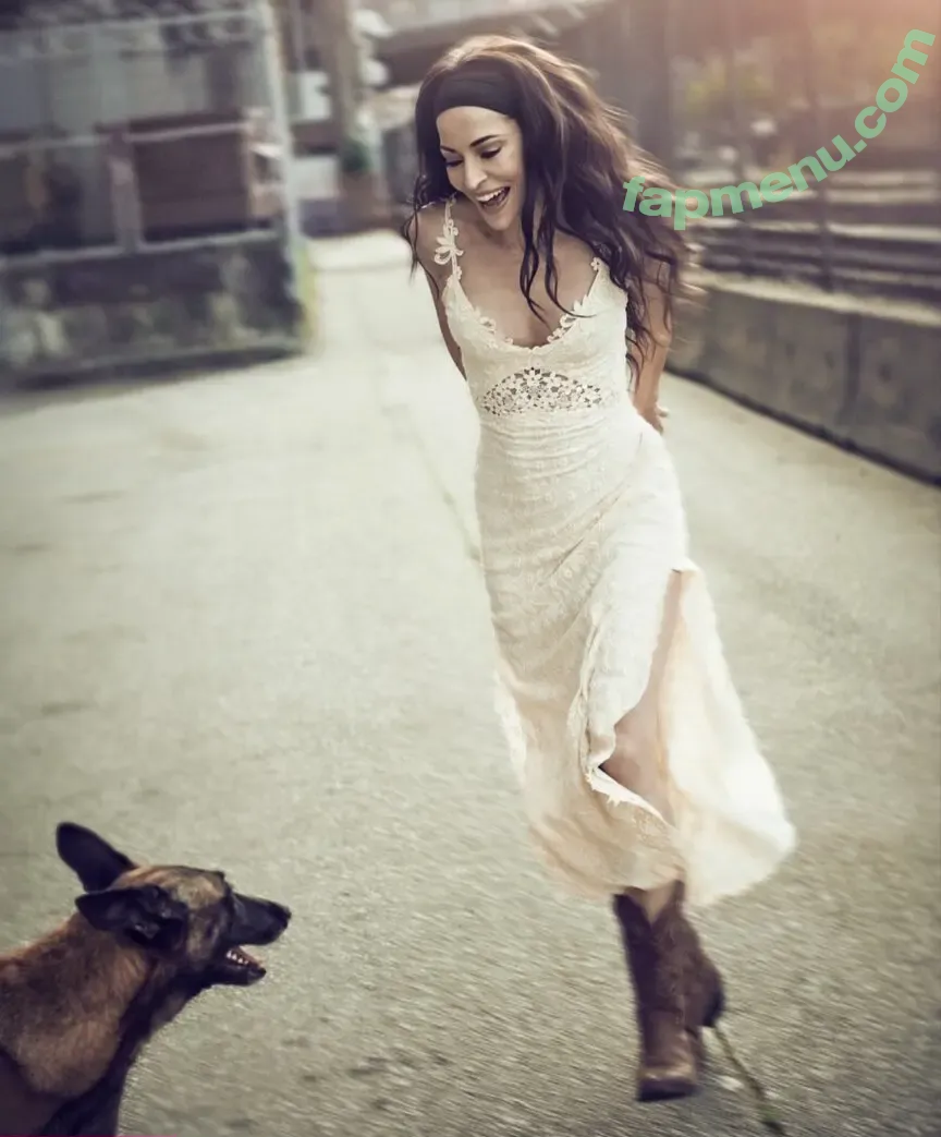 Emmanuelle Vaugier nude photo #0022 (emmanuellevaugier / evaugier)