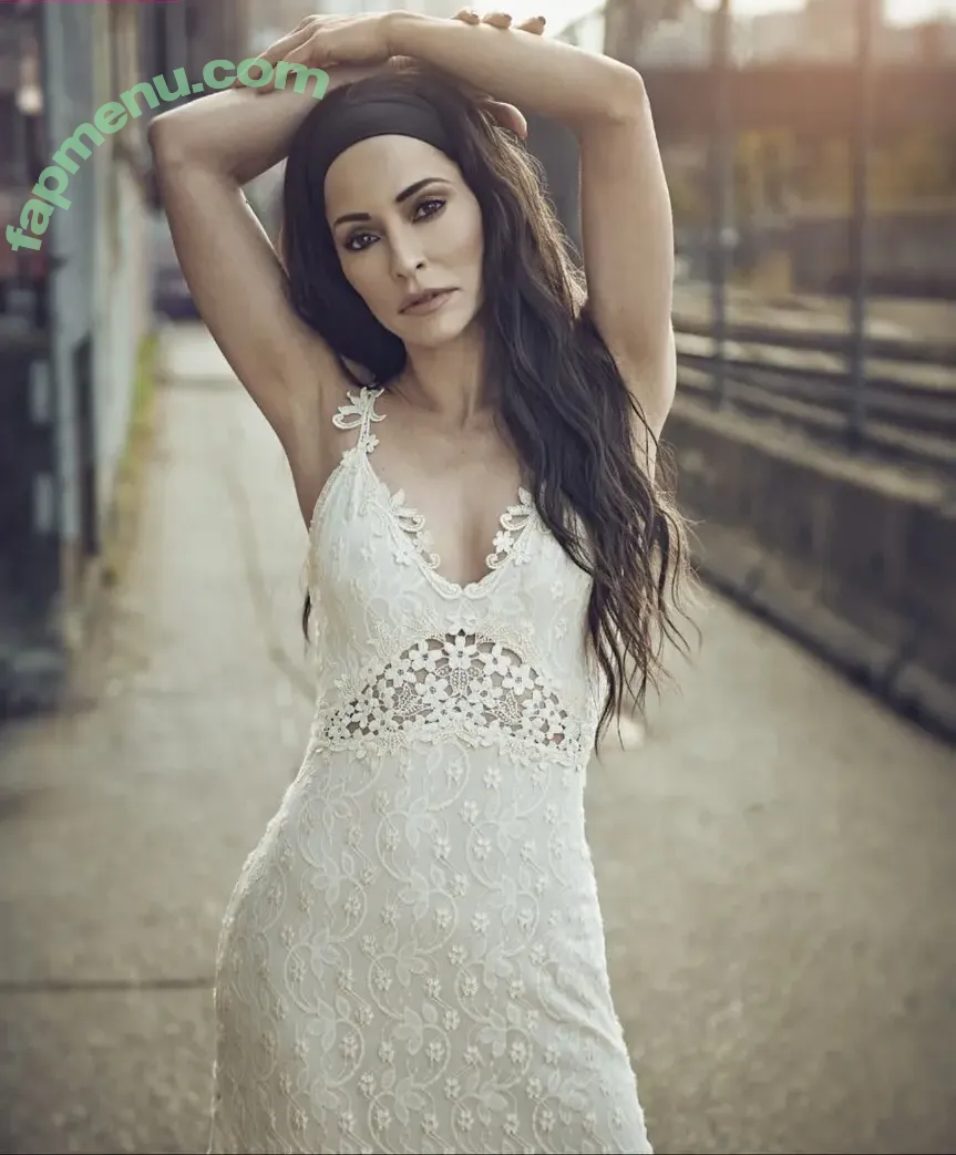 Emmanuelle Vaugier nude photo #0024 (emmanuellevaugier / evaugier)