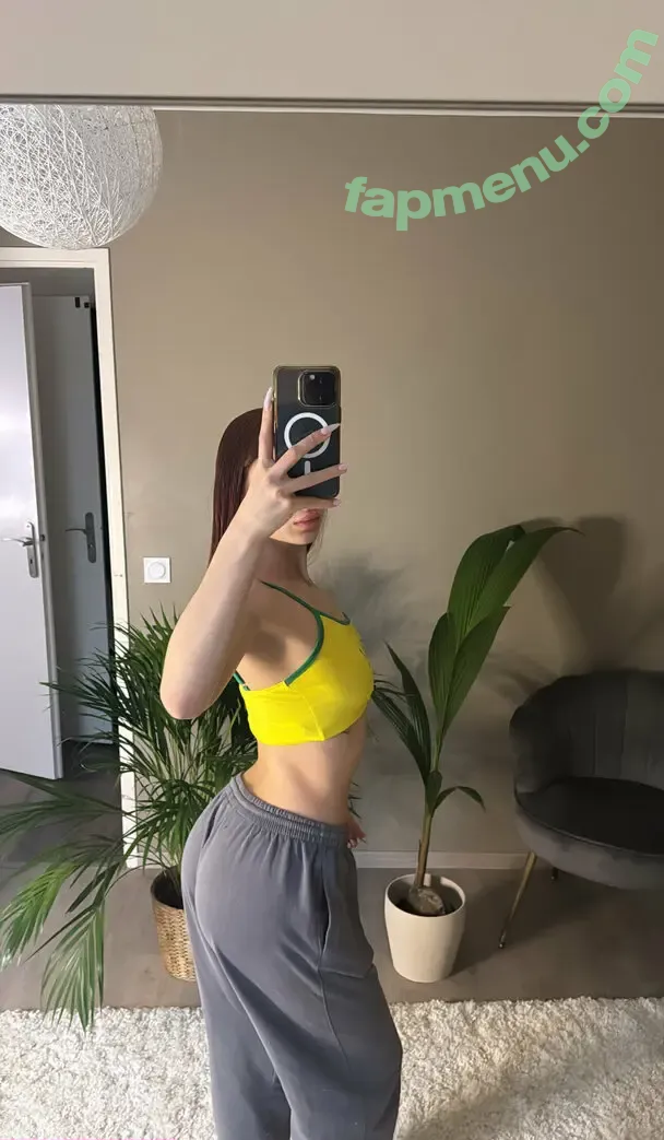 emmasauvagesof nude photo #0005 (emmasauvages)