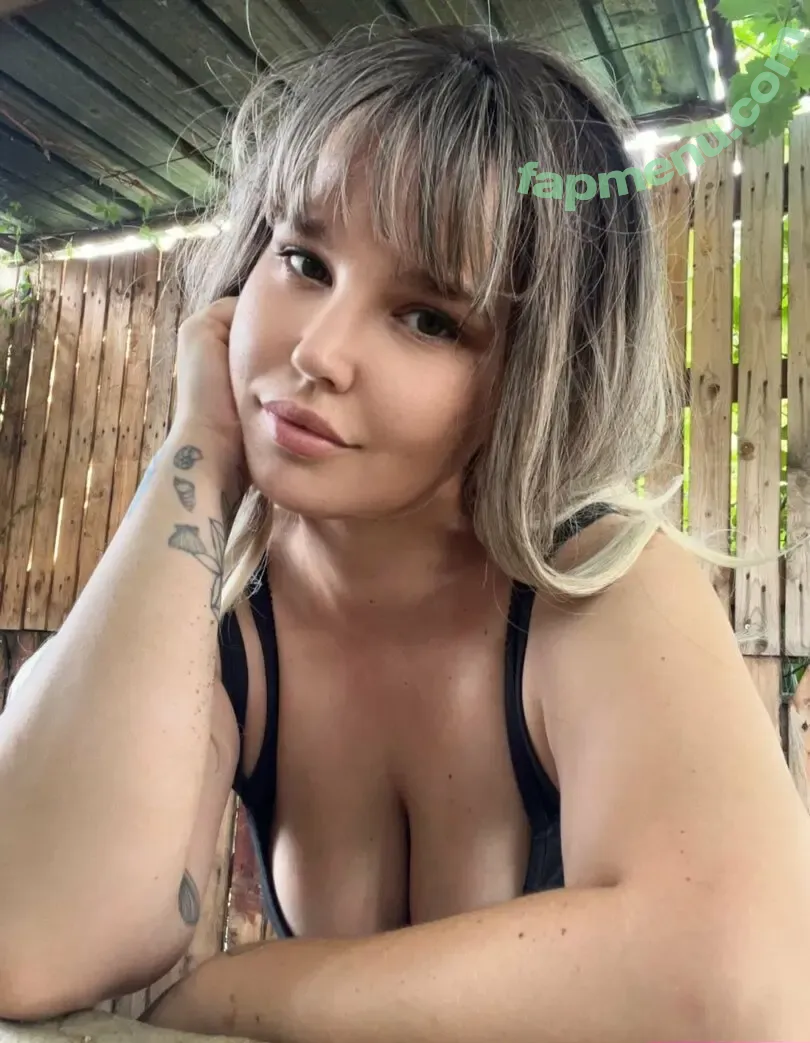 emmasillk nude photo #0012 (emmasillk)