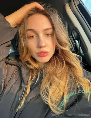 emmauzi / emma.kuzi nude photo #0111
