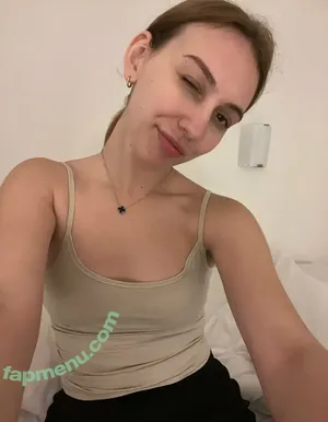 emmauzi / emma.kuzi nude photo #0116