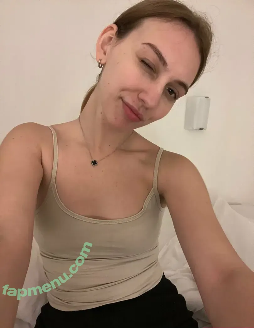 emmauzi nude photo #0116 (emma.kuzi)