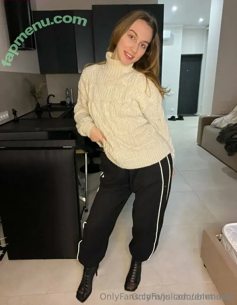 emmauzi nude photo #0117 (emma.kuzi)