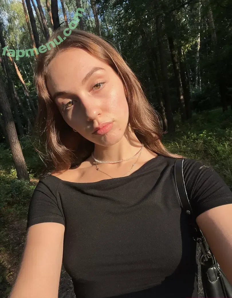 emmauzi nude photo #0120 (emma.kuzi)