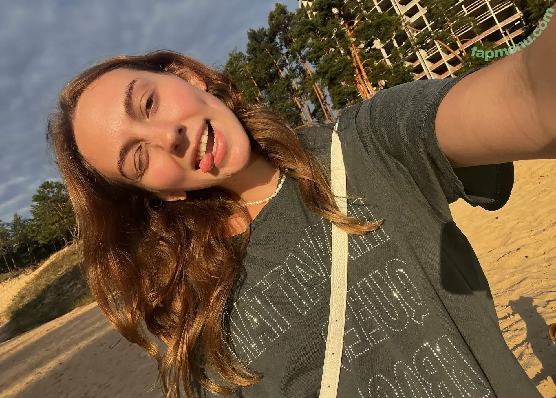 emmauzi nude photo #0129 (emma.kuzi)