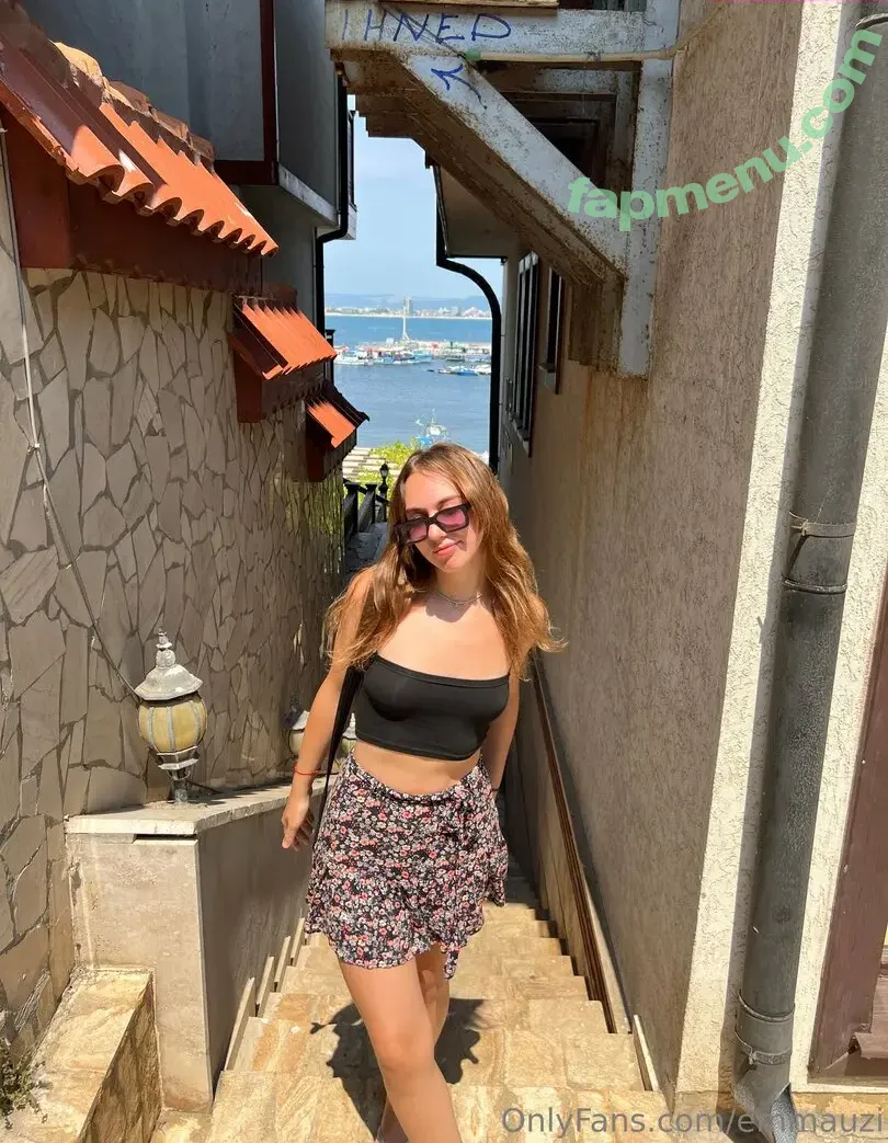 emmauzi nude photo #0131 (emma.kuzi)