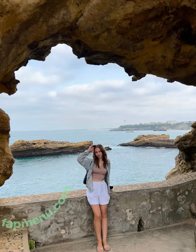 emmauzi nude photo #0133 (emma.kuzi)