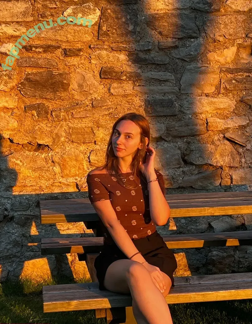 emmauzi nude photo #0140 (emma.kuzi)