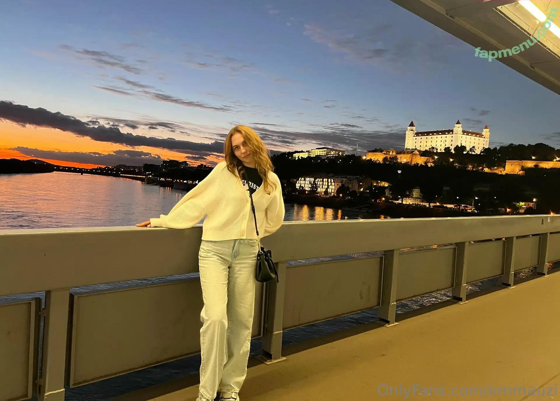 emmauzi nude photo #0147 (emma.kuzi)