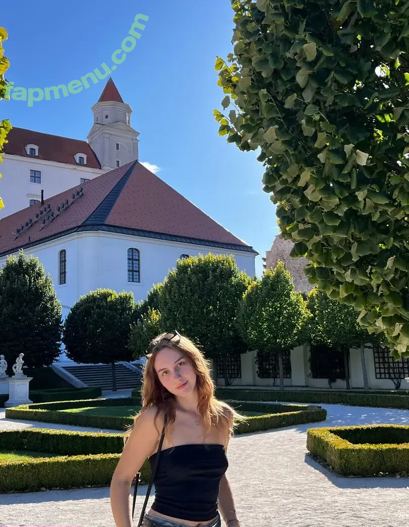 emmauzi nude photo #0151 (emma.kuzi)