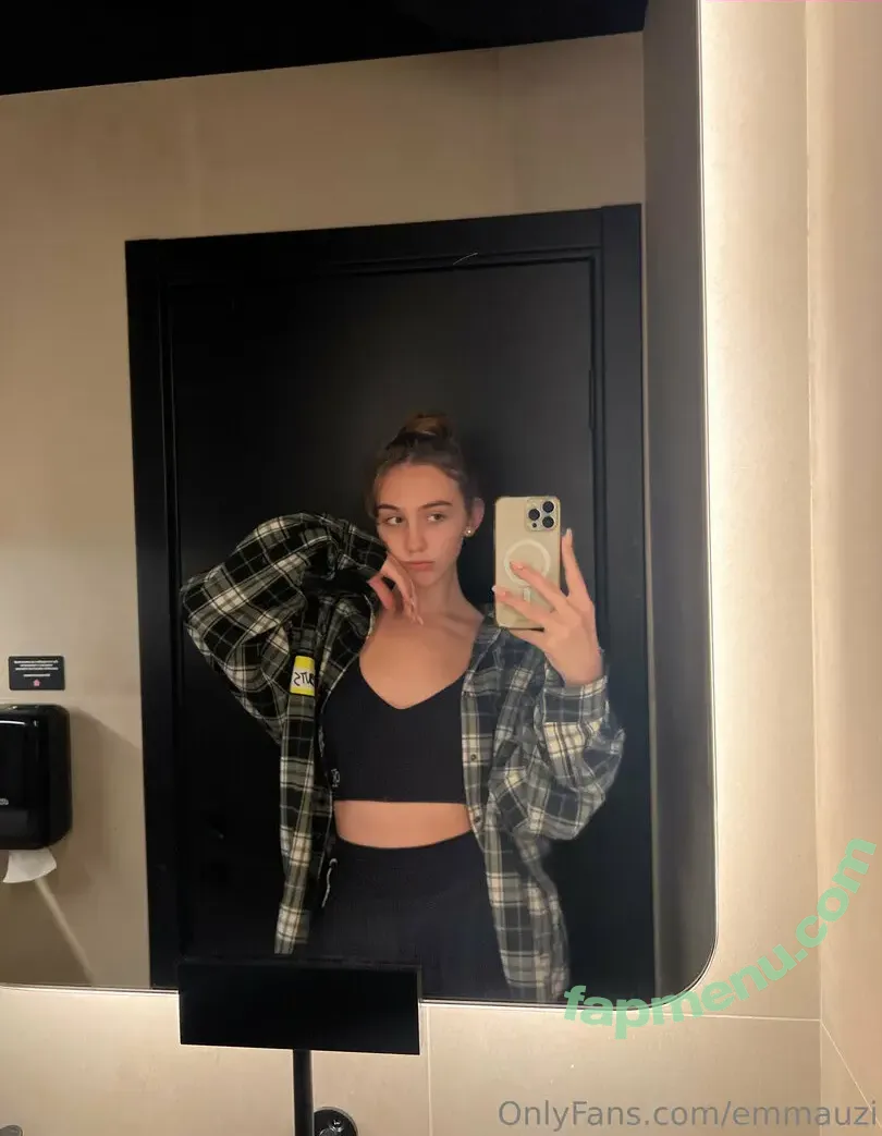 emmauzii nude photo #0006 (emmaegizii)