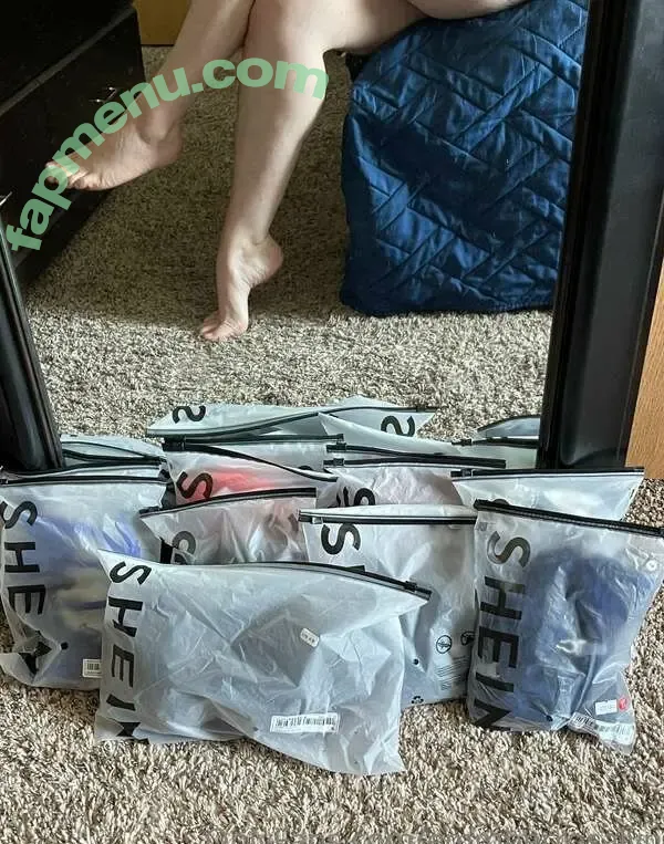 Emmber The Redhead nude photo #0025 (Emmber Rosalyn / Emmberrosalyn2022 / emmberrosalyn)