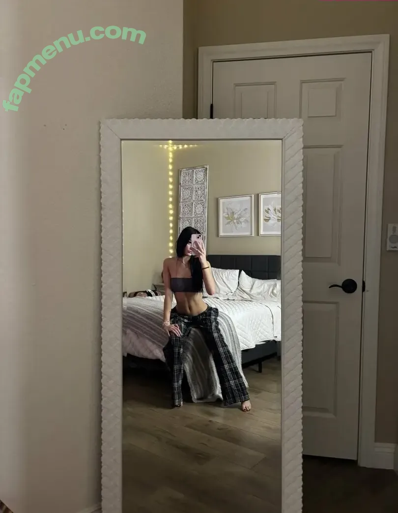 emmie nude photo #0013 (emmiebbyxx / sillyemmie)