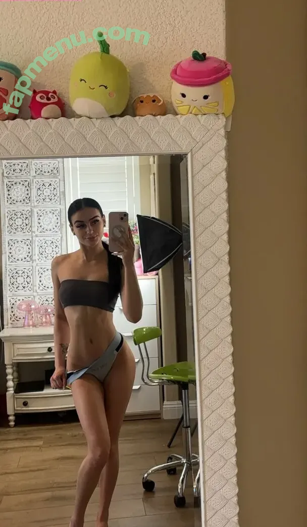 emmie nude photo #0032 (emmiebbyxx / sillyemmie)