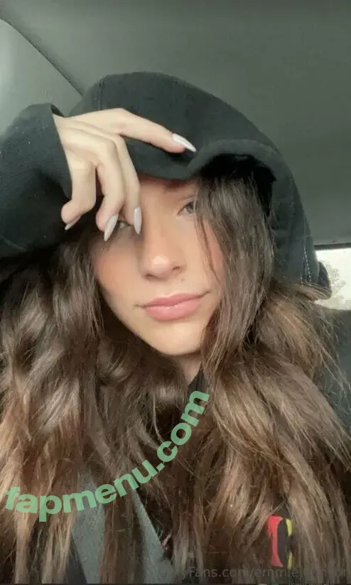 emmiejohnson nude photo #0019 (emmie_johnston)