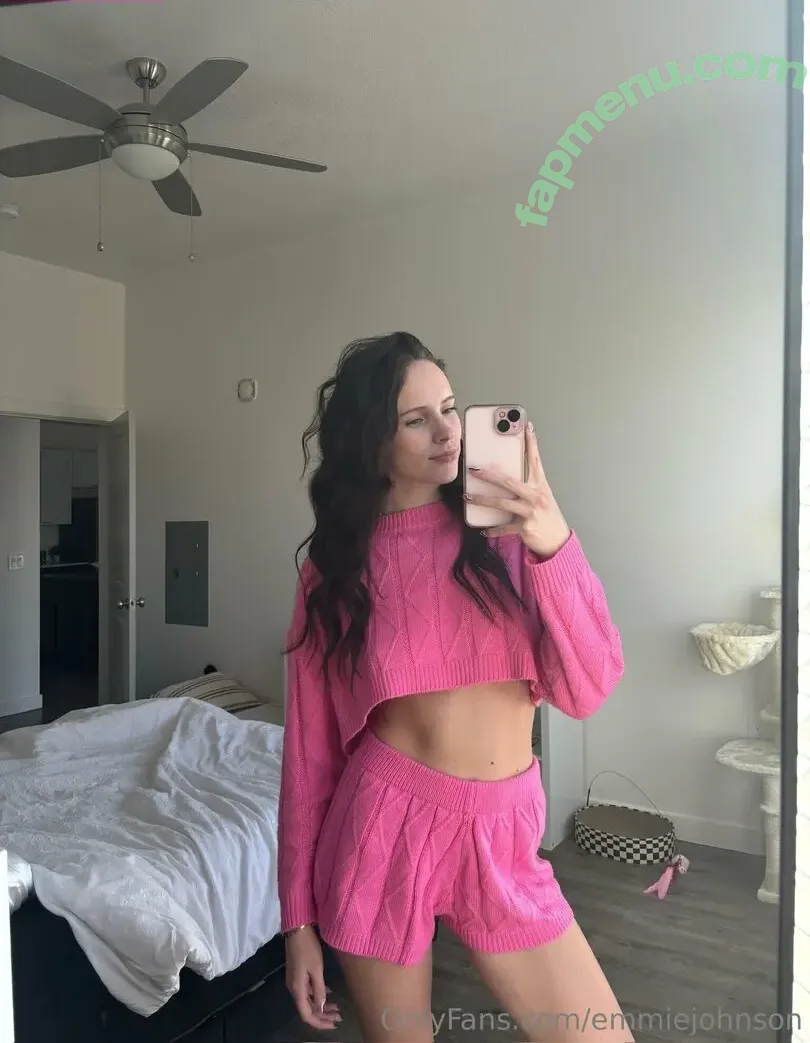 emmiejohnson nude photo #0157 (emmie_johnston)