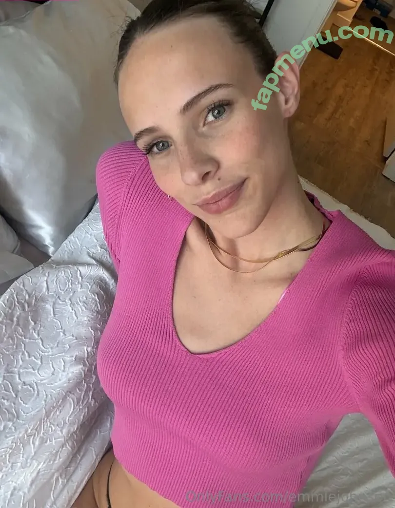 emmiejohnson nude photo #0159 (emmie_johnston)