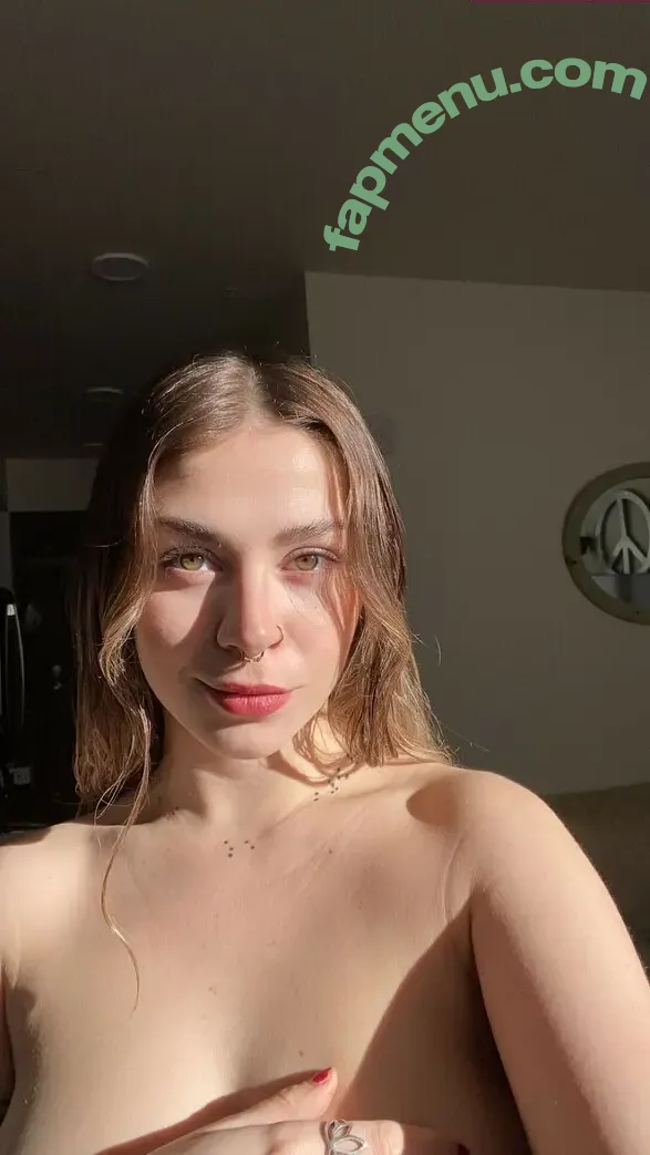 Emmily Mello nude photo #0051 (emmily_mell0)