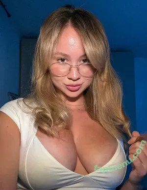 emmimilli / emmiilli nude photo #0001