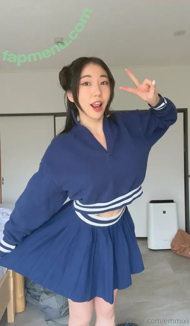 emmixi nude photo #0025 (iamemxi)