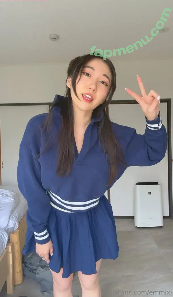 emmixi nude photo #0026 (iamemxi)