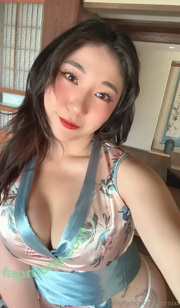 emmixi nude photo #0031 (iamemxi)