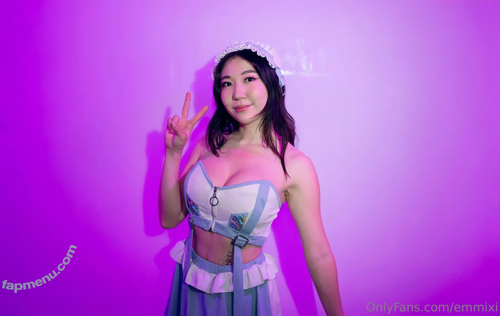 emmixi nude photo #0012 (iamemxi)