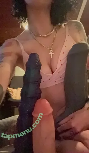 emmmjayyyx3 / whatisthemaximumcapacityonthis nude photo #0041