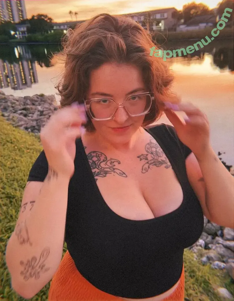 emmmmakait nude photo #0039 (Emma Kait / emma_loves_cherries)