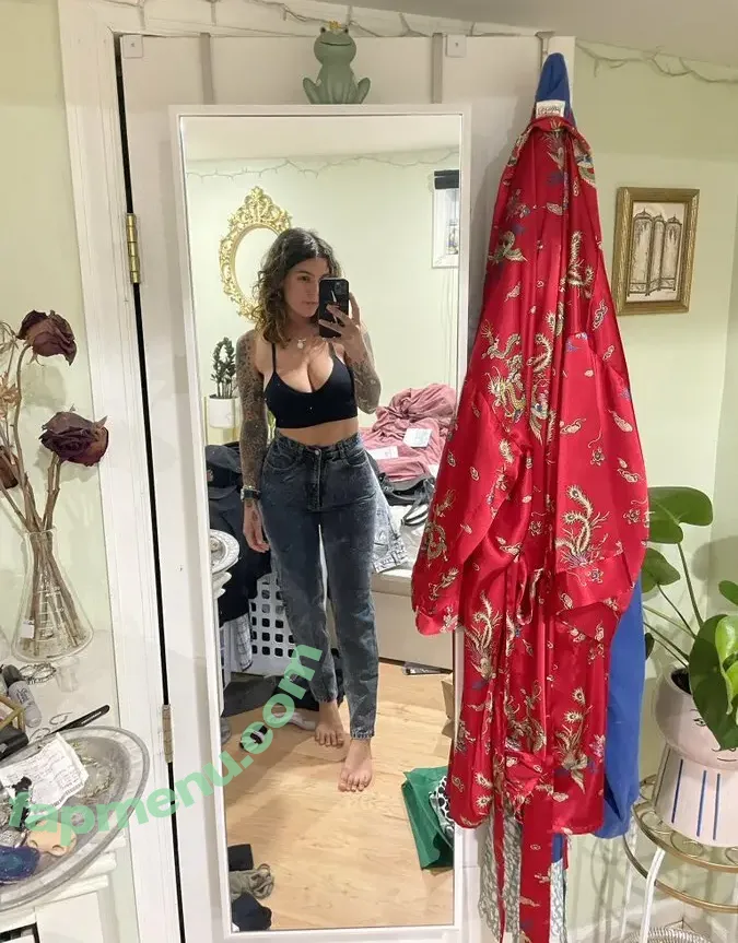 emmmy nude photo #0032 (emmmybaby / emmykgk00)