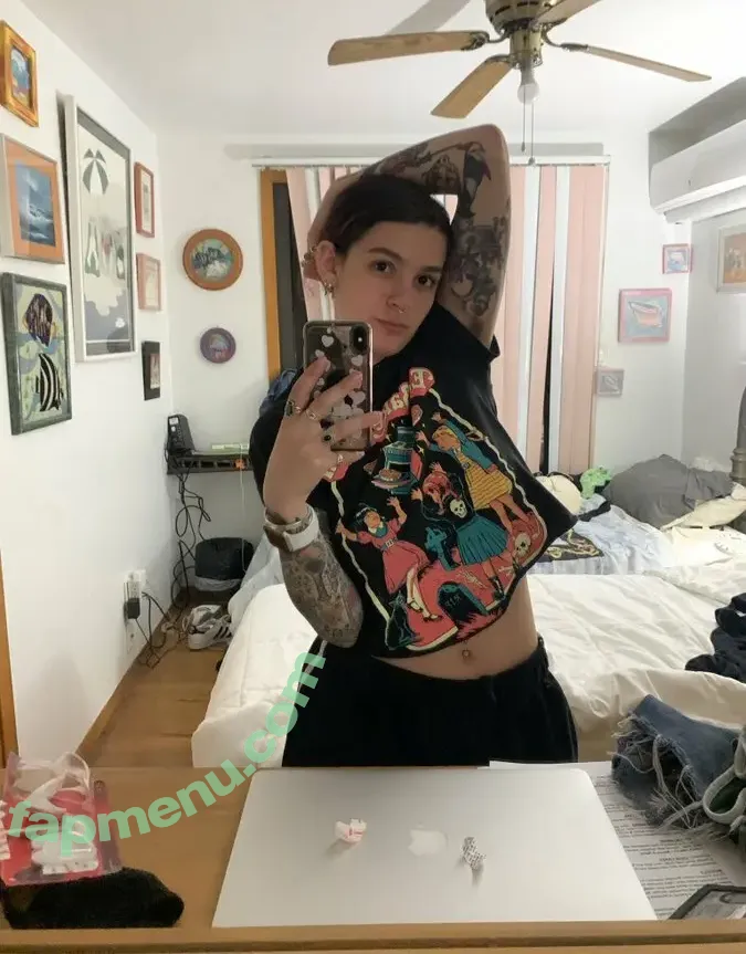 emmmy nude photo #0038 (emmmybaby / emmykgk00)