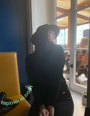 Emmy Beth / prim.a.s.m.r nude photo #0001