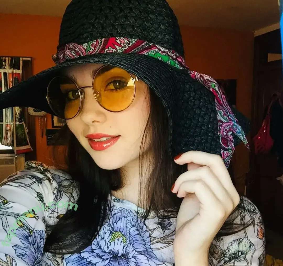 Emmy Beth nude photo #0003 (prim.a.s.m.r)