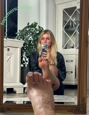 emmyfeetandsocks / theluckyguy_efs nude photo #0249