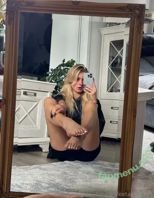 emmyfeetandsocks / theluckyguy_efs nude photo #0253