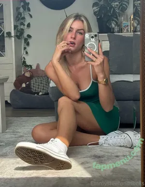 emmyfeetandsocks / theluckyguy_efs nude photo #0256